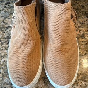 Minnetonka booties